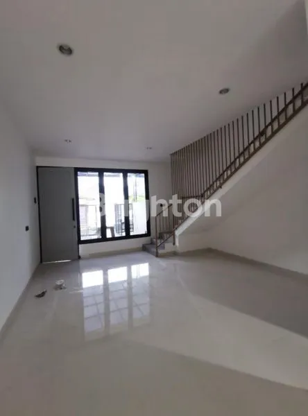 image HUNIAN BARU 2 LANTAI NEW GRESS MINIMALIS MODERN*PONDOK TJANDRA* (3)