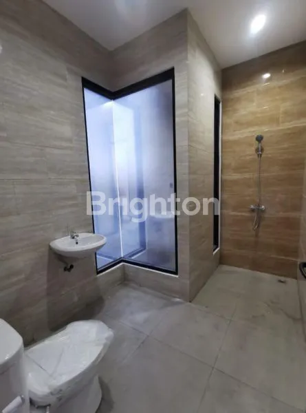 image HUNIAN BARU 2 LANTAI NEW GRESS MINIMALIS MODERN*PONDOK TJANDRA* (5)