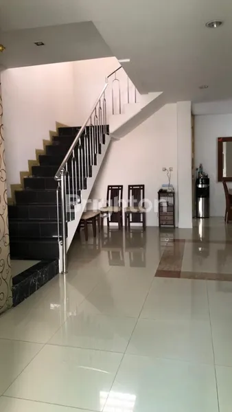 image RUMAH HOEK 2,5 LANTAI DI RAMBUTAN TIMUR (6)