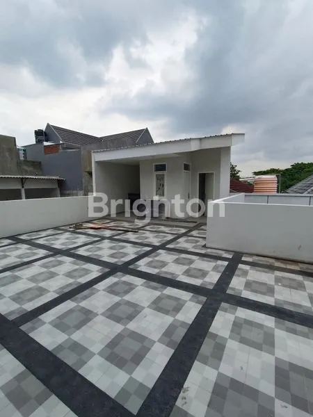 image RUMAH BARU KUTISARI INDAH JALAN KEMBAR SIAP HUNI DEKAT KAMPUS PETRA (4)