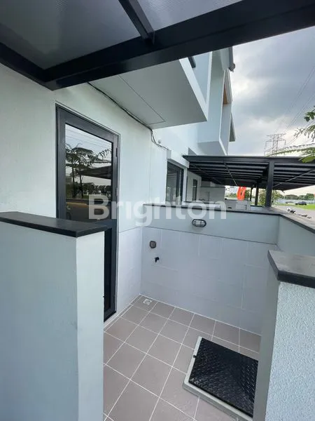 image RUMAH MEWAH TENGAH KOTA SURABAYA HARGA 900JTAN (2)