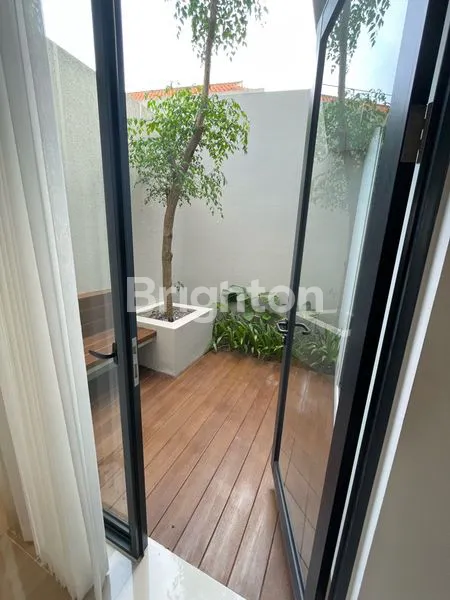 image RUMAH MEWAH TENGAH KOTA SURABAYA HARGA 900JTAN (3)