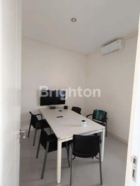 image RUMAH LOKASI TIDAK JAUH DARI JALAN RAYA GELAM CANDI (3)