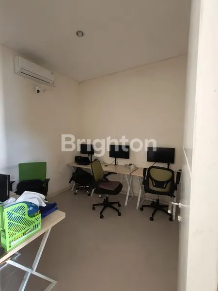 image RUMAH LOKASI TIDAK JAUH DARI JALAN RAYA GELAM CANDI (4)