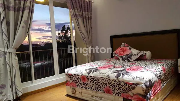 image RUMAH GOLFLAKE RESIDENCE HOOK 3,5LANTAI FULL FURNIS CENGKARENG JAKARTA BARAT (4)