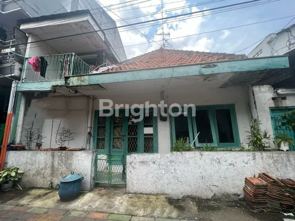 image RUMAH 1,5 LANTAI BLAURAN DEKAT JLN TUNJUNGAN (1)