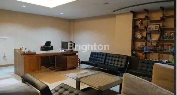 image RUKO 4 LANTAI PREMIUM DI JL. SUDIRMAN PEKANBARU - LOKASI STRATEGIS (5)