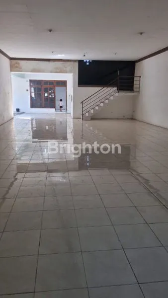 image RUKO LUAS TENGAH KOTA KEDIRI SHOWROOM (3)