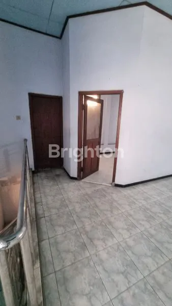 image RUKO LUAS TENGAH KOTA KEDIRI SHOWROOM (6)