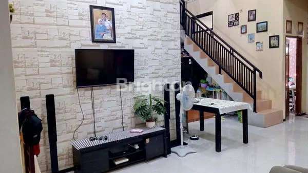 image MURAH RUMAH 2 LANTAI DI GRAHA JUANDA (8)