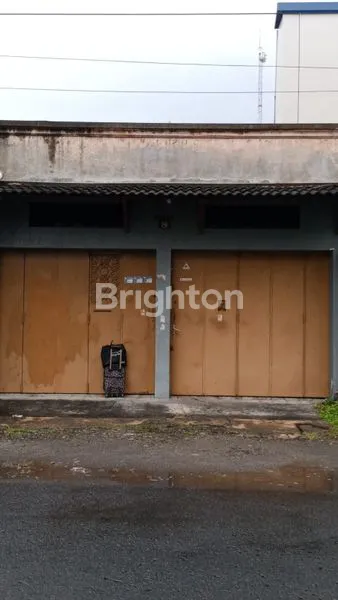 RUMAH DI JL SULAWESI KEPATIHAN WETAN