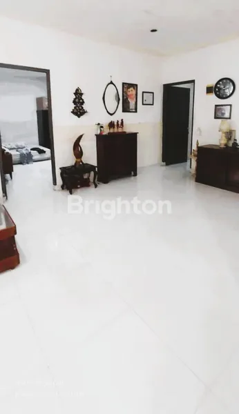 image DI JUAL RUMAH STRATEGIS DI CAWANG ROW DEPAN 3 MOBIL - JAKARTA TIMUR (4)