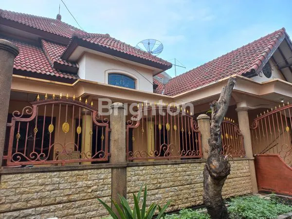 RUMAH DI DELTA KENCANA WARU SIDOARJO