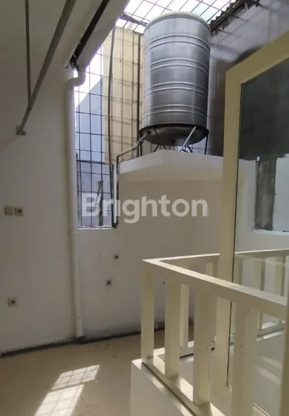 image RUMAH DI PURIMAS DKT KAMPUS UPN, RUNGKUT, MEDOKAN, NIRWANA EKSEKUTIF, SIAP HUNI, SEMI FURNISH (7)