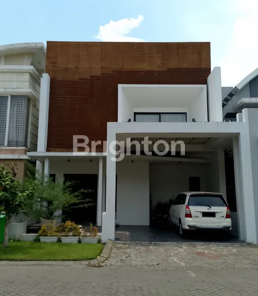 image RUMAH MINIMALIS BANGUNAN BARU TERAWAT ROYAL RESIDENCE DEKAT WIYUNG MENGANTI GUNUNGSARI UNESA CITRALAND PAKUWON MALL  (1)