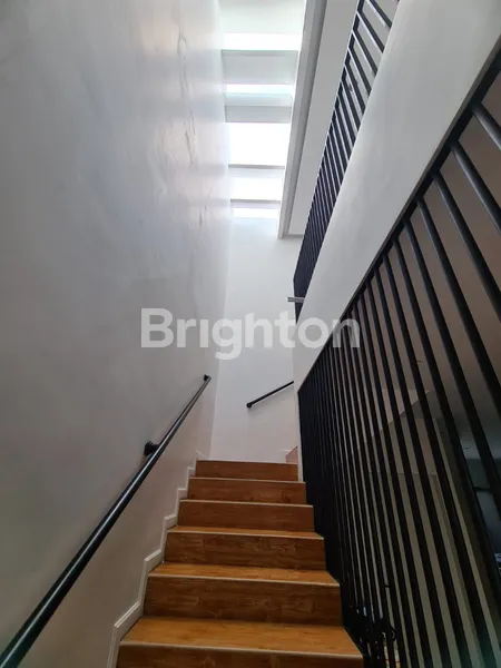 image RUMAH MINIMALIS BANGUNAN BARU TERAWAT ROYAL RESIDENCE DEKAT WIYUNG MENGANTI GUNUNGSARI UNESA CITRALAND PAKUWON MALL  (7)