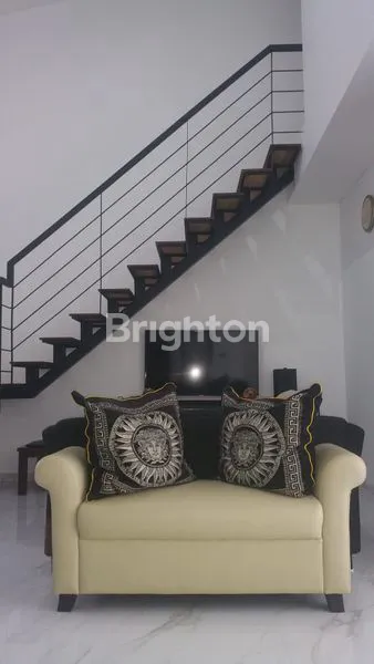 image RUMAH 2 LANTAI MINIMALIS MODERN STRATEGIS TENGAH KOTA & DEKAR EXIT TOLL  TERAWAT SIAP HUNI TAMAN PINANG INDAH (3)