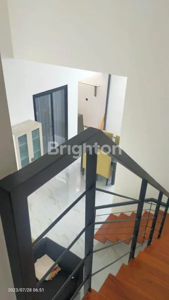 image RUMAH 2 LANTAI MINIMALIS MODERN STRATEGIS TENGAH KOTA & DEKAR EXIT TOLL  TERAWAT SIAP HUNI TAMAN PINANG INDAH (6)