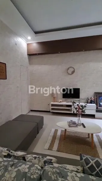 image RUMAH MODERN MINIMALIS 2 LANTAI DILINGKUNGAN NYAMAN ,  TERAWAT &  SIAP HUNI ARAYA II (3)