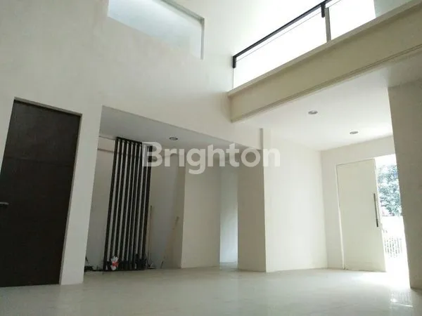 image RUMAH 2 LANTAI SIAP HUNI DI KAWASAN HUNIAN NGINDEN INTAN SURABAYA (4)