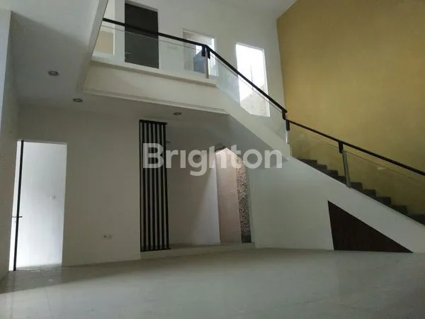 image RUMAH 2 LANTAI SIAP HUNI DI KAWASAN HUNIAN NGINDEN INTAN SURABAYA (3)