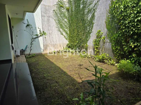 image RUMAH MEWAH SIAP HUNI ARAYA (4)