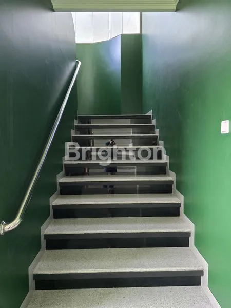 image RUMAH MEWAH SIAP HUNI ARAYA (5)