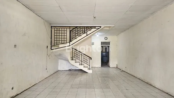 image RUKO PINGGIR JALAN HABIS RENOV 2 LANTAI DI GRAHA RAYA (1)