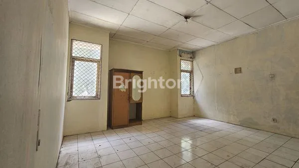 image RUKO PINGGIR JALAN HABIS RENOV 2 LANTAI DI GRAHA RAYA (5)