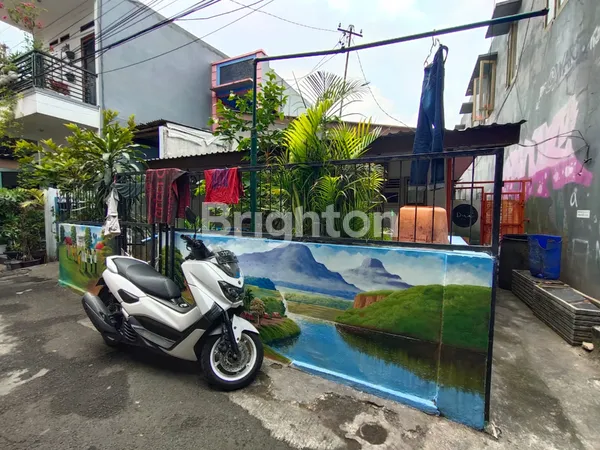 image RUMAH LAMA LOKASI STRATEGIS SELATAN JAKARTA GANDARIA UTARA (1)