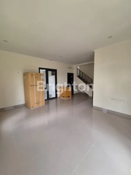 image DIJUAL CEPAT! RUMAH CANTIK DI SYMPHONIA – SUMARECON SERPONG (3)