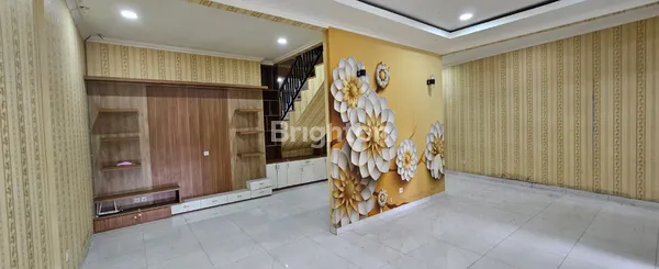 image DI JUAL RUMAH BESAR + GUDANG  3 LANTAI DI DEPOK - JAWA BARAT (5)