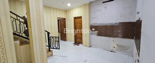 image DI JUAL RUMAH BESAR + GUDANG  3 LANTAI DI DEPOK - JAWA BARAT (6)