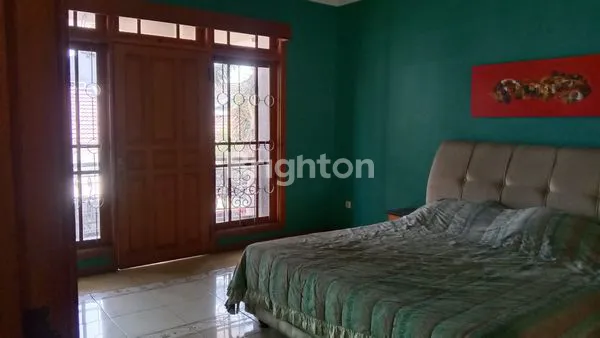 image RUMAH 2 LANTAI SIAP HUNI DI KAWASAN PERUMAHAN RUNGKUT SURABAYA TIMUR (5)