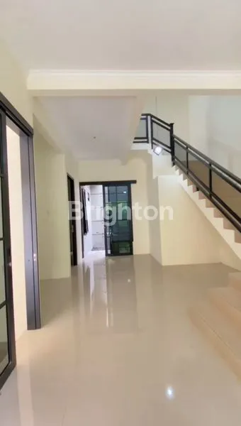 image RUMAH 2 LANTAI BARU GRESS DI KAWASAN PERUMAHAN  TENGGIIS SURABAYA (3)