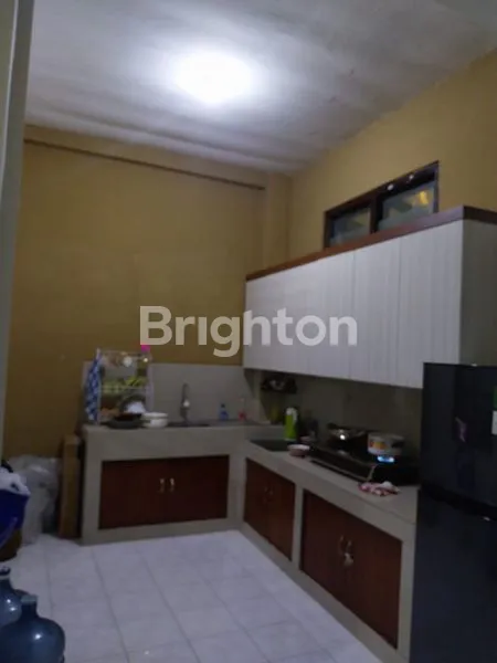 image RUMAH CANTIK 1,5 LANTAI SEMI FURNISH DI BATURAN BUTUH CEPAT !! (7)