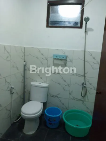 image RUMAH CANTIK 1,5 LANTAI SEMI FURNISH DI BATURAN BUTUH CEPAT !! (4)