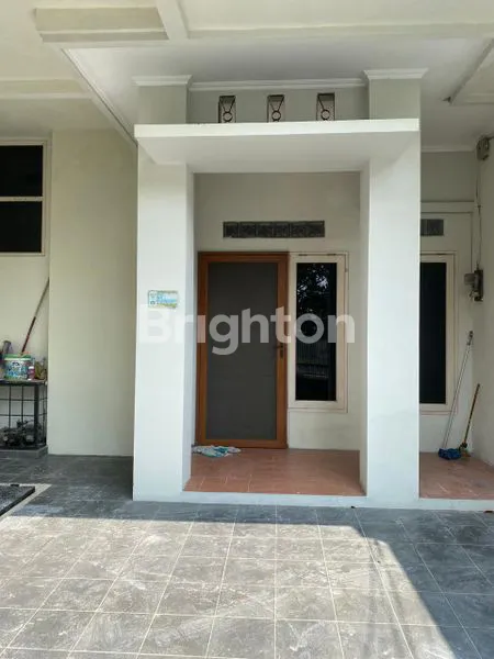 image RUMAH 2,5 LT TERAWAT SIAP HUNI  TAMAN RATU JAKBAR  (2)