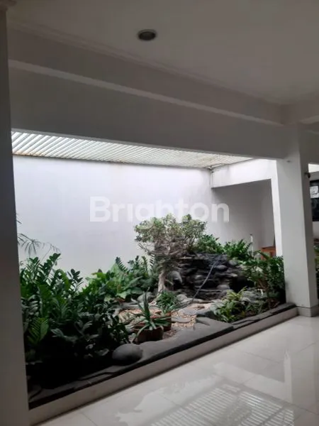 image SOLO : TEMPAT USAHA/RUKAN/RUKO, TENGAH KOTA, DAERAH PADAT PERTOKOAN DAN KANTOR. LUAS 287M 2LT. (5)