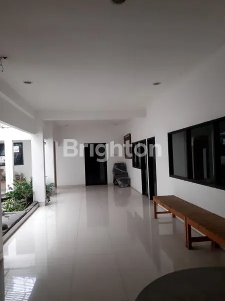 image SOLO : TEMPAT USAHA/RUKAN/RUKO, TENGAH KOTA, DAERAH PADAT PERTOKOAN DAN KANTOR. LUAS 287M 2LT. (6)