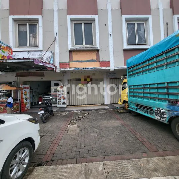 RUKO UNTUK USAHA DI PUSAT GROSIR DAYA