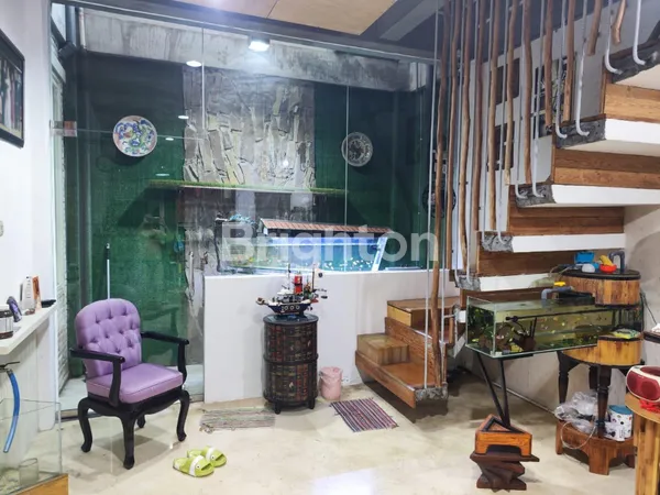 image RUMAH 2 LANTAI DEKAT KETINTANG GAYUNGSARI JAMBANGAN SIWALANKERTO (3)