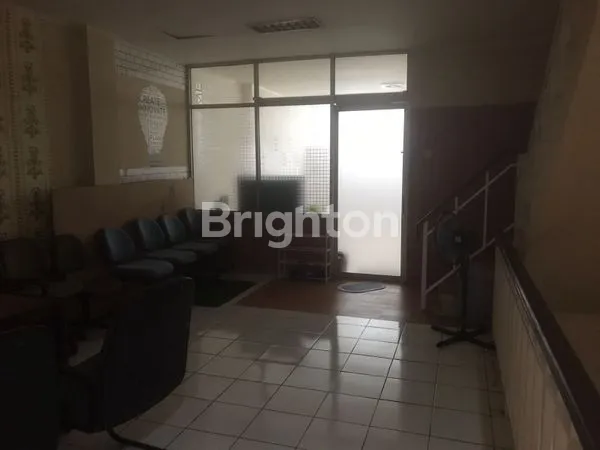 image RUKO 4 LT,MODERN COCOK UNTUK KANTOR DAN USAHA DI LEBAK BULUS JAKARTA SELATAN (6)