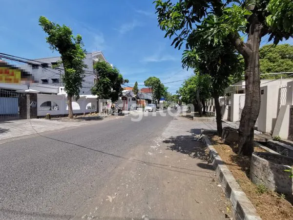 image RUMAH PUSAT KOTA JL TUMAPEL SELANGKAH KE JL RAYA DARMO (2)