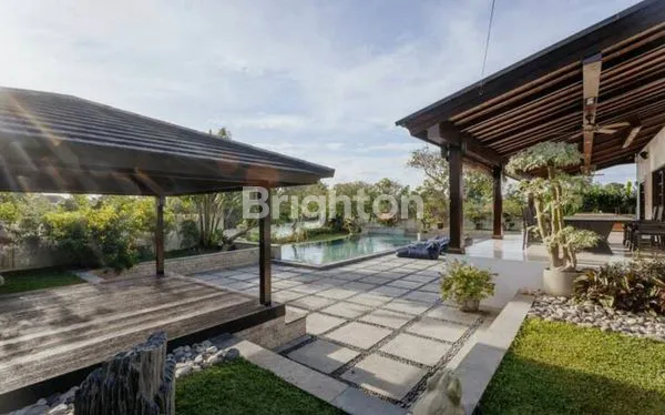 image FOR LEASE SPACIOUS 4 BEDROOM VILLA IN PERERENAN (2)