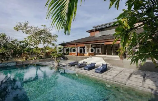 image FOR LEASE SPACIOUS 4 BEDROOM VILLA IN PERERENAN (1)