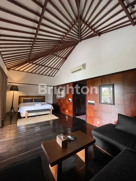 image FOR LEASE SPACIOUS 4 BEDROOM VILLA IN PERERENAN (4)