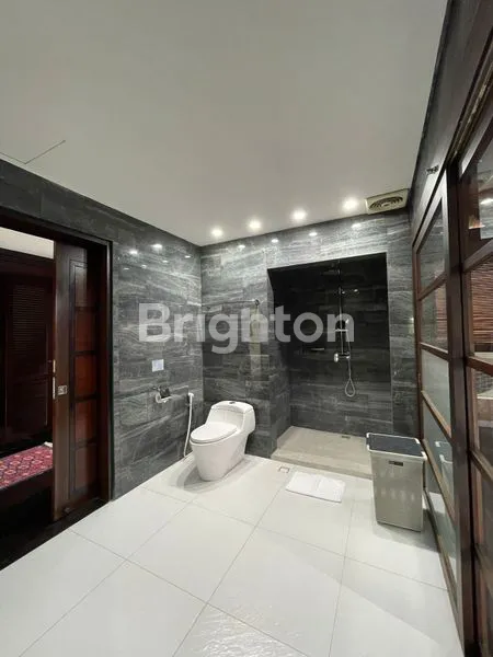 image FOR LEASE SPACIOUS 4 BEDROOM VILLA IN PERERENAN (5)