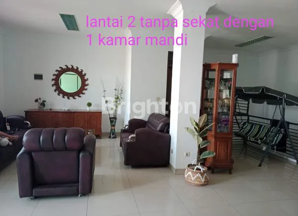 image RUMAH YG SANGAT INDAH DAN LUAS 4 LANTAI (4)