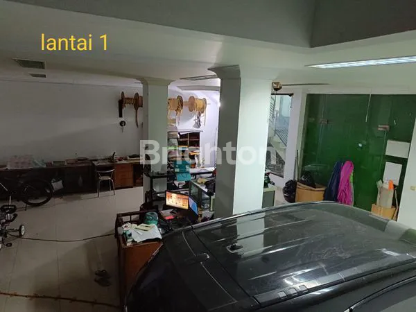image RUMAH YG SANGAT INDAH DAN LUAS 4 LANTAI (3)